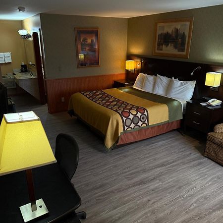 Stewart Lodge Кли Елъм Екстериор снимка