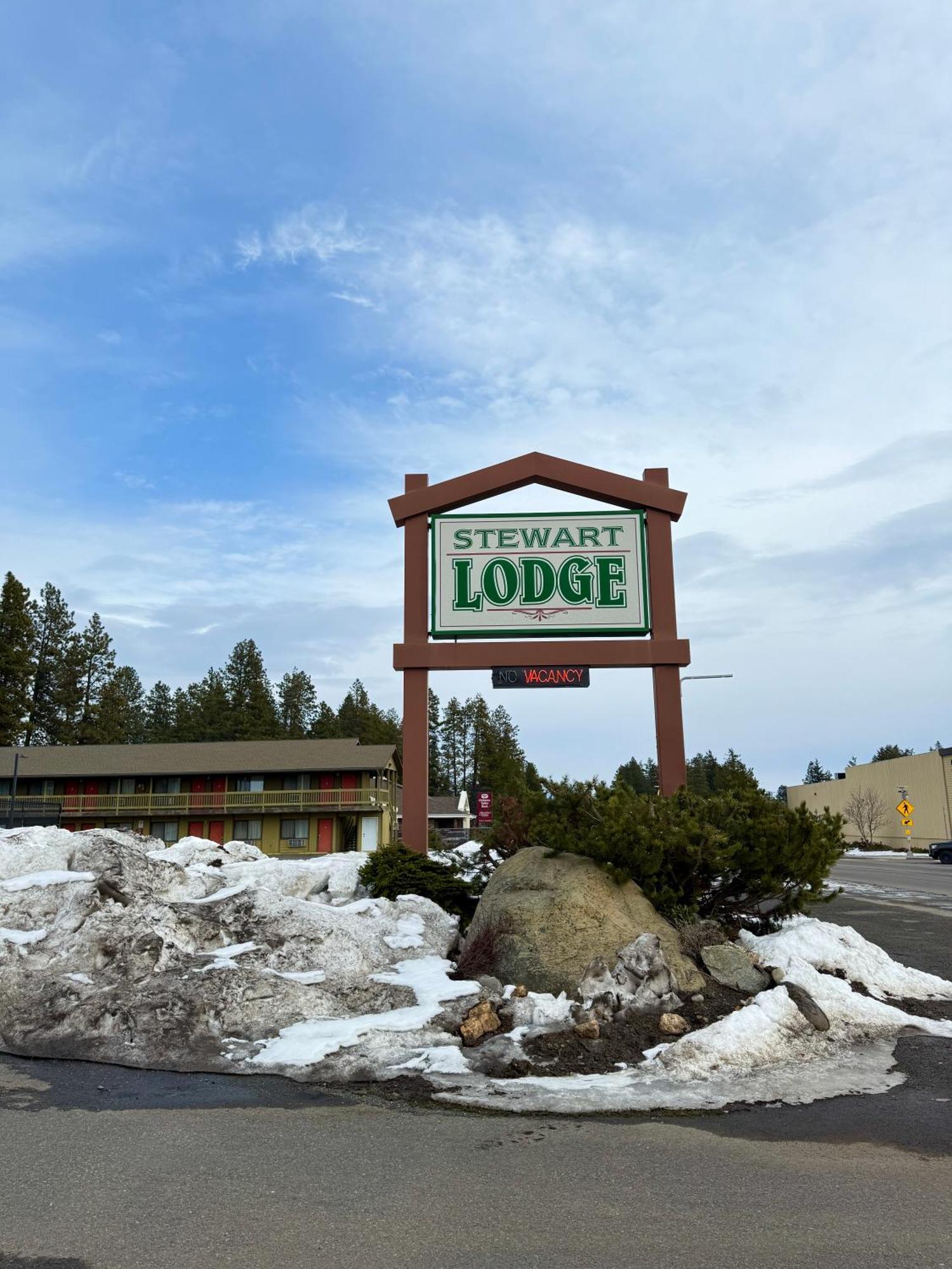 Stewart Lodge Кли Елъм Екстериор снимка