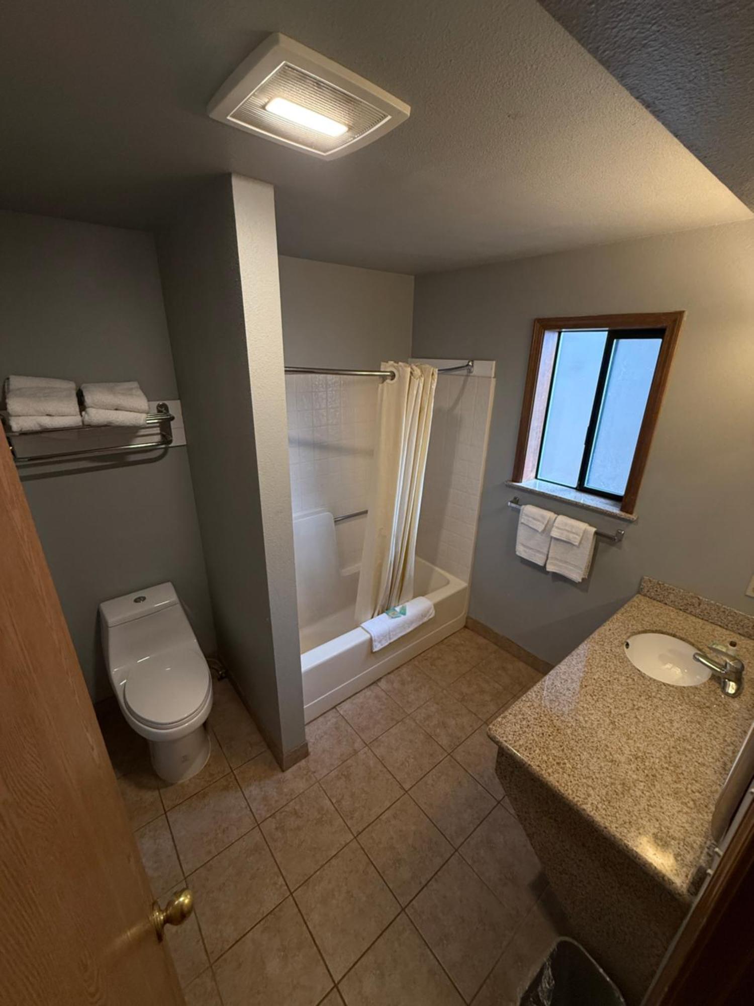 Stewart Lodge Кли Елъм Екстериор снимка