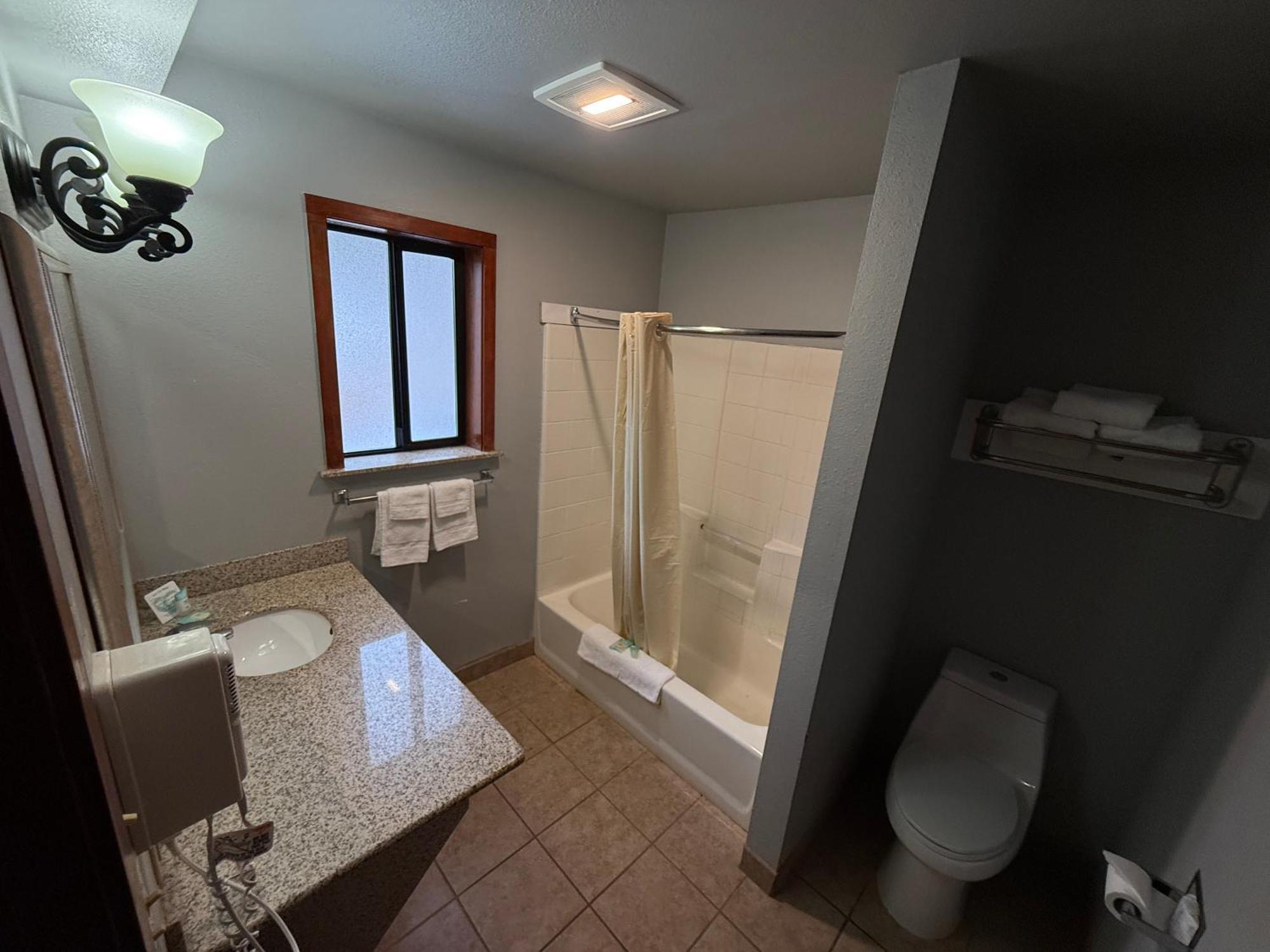 Stewart Lodge Кли Елъм Екстериор снимка