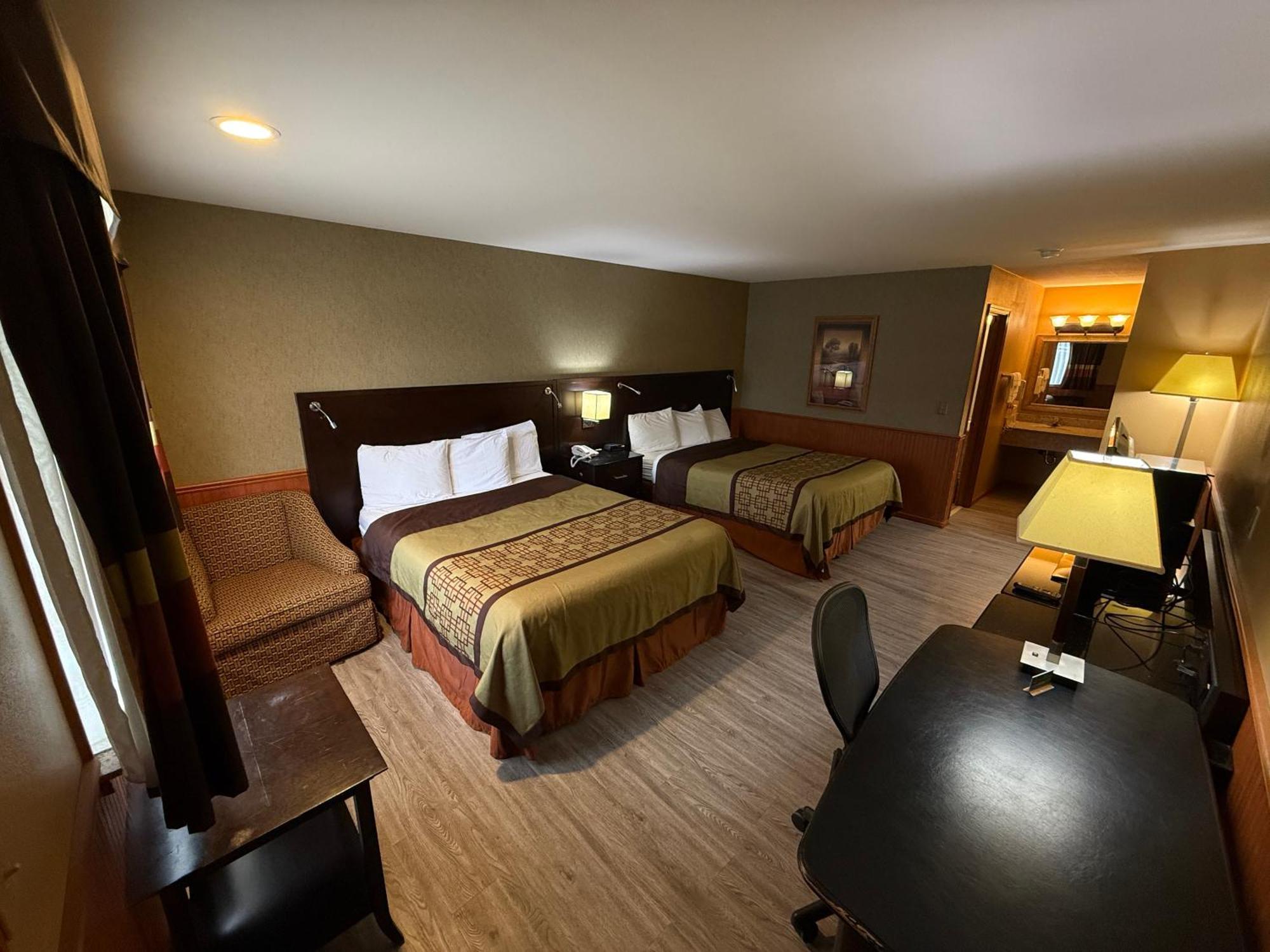 Stewart Lodge Кли Елъм Екстериор снимка